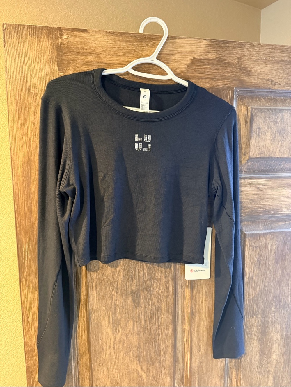 lululemon athletica Black Long-Sleeve Cropped Crew Top